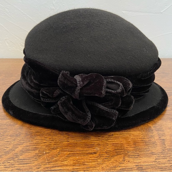 VINTAGE WOOL BLACK WOMENS BOW RIBBON BOWLER CLARA BOW RETRO HAT - Picture 4 of 16